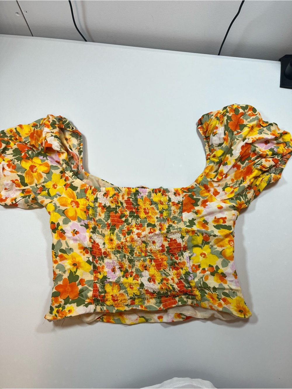 ASTR The Label Orange Lilac Floral Ruched Puff Sleeve Top M - Picture 4 of 5